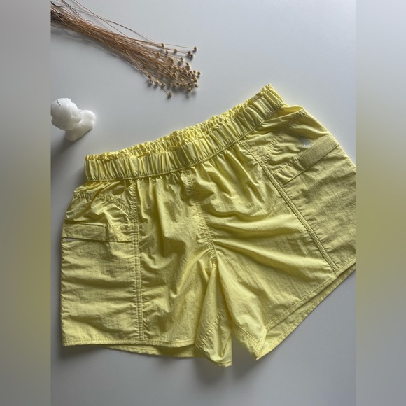 Free People Movement In The Wild Cargo Shorts Size S NWOT - Picture 4 of 12